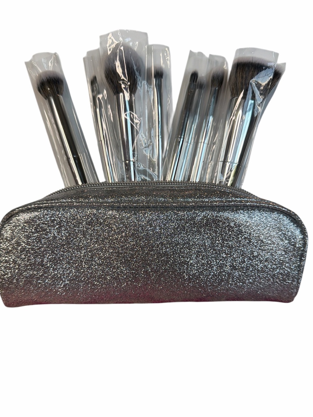 ILO Cosmetics 8 Piece Silver Makeup Brush Set & Matching‎ Glitter Pouch